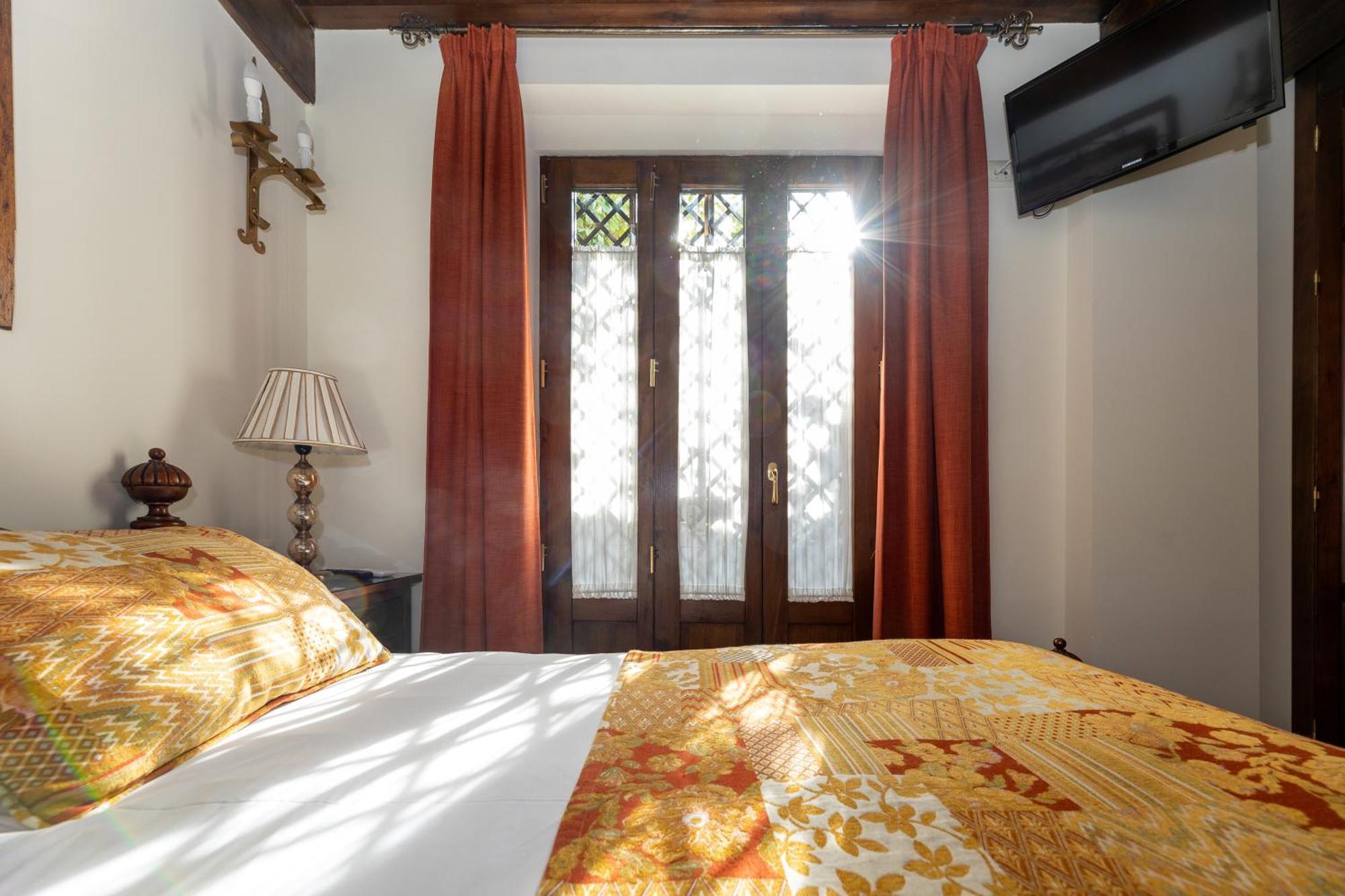 Apartamentos En Pleno Centro, Aljibe Rodrigo Del Campo 2C Granada Esterno foto